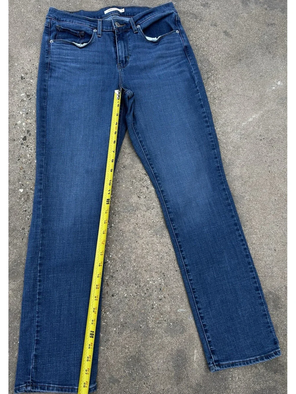 Levi Womens Classic Straight Denim Blue Jeans pants Size 30 or 10M Light Fade